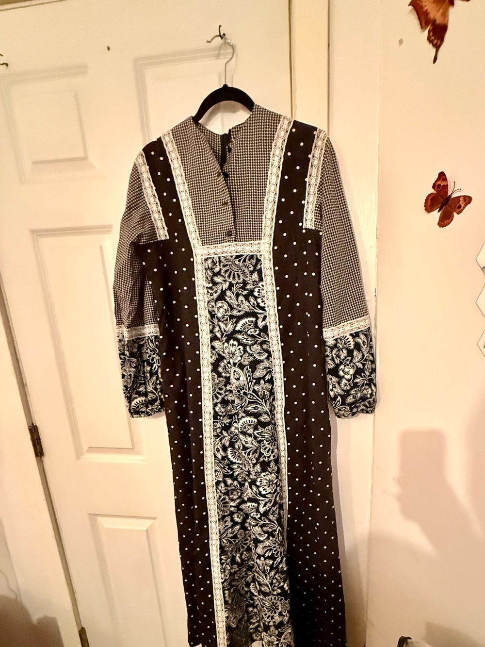 Vintage Black and White Patterned Long Sleeve Maxi Dress